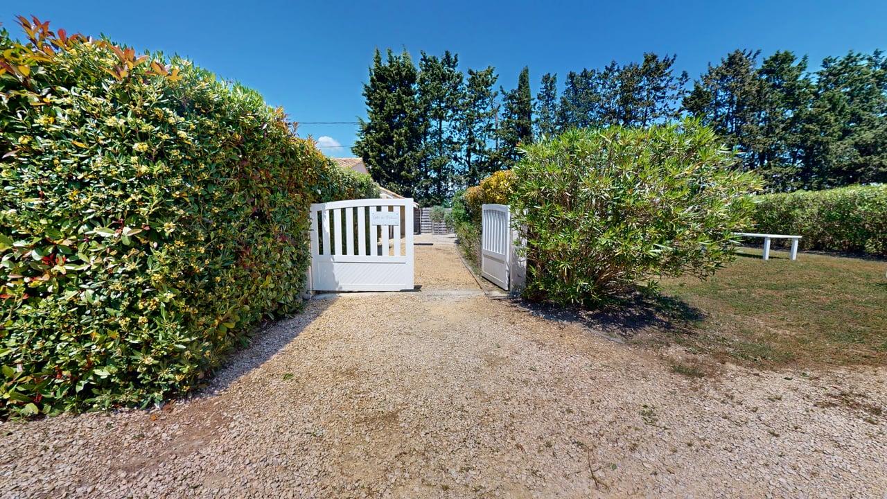 Mas-De-Paz-exterieur-gite-des-pecheurs-1-