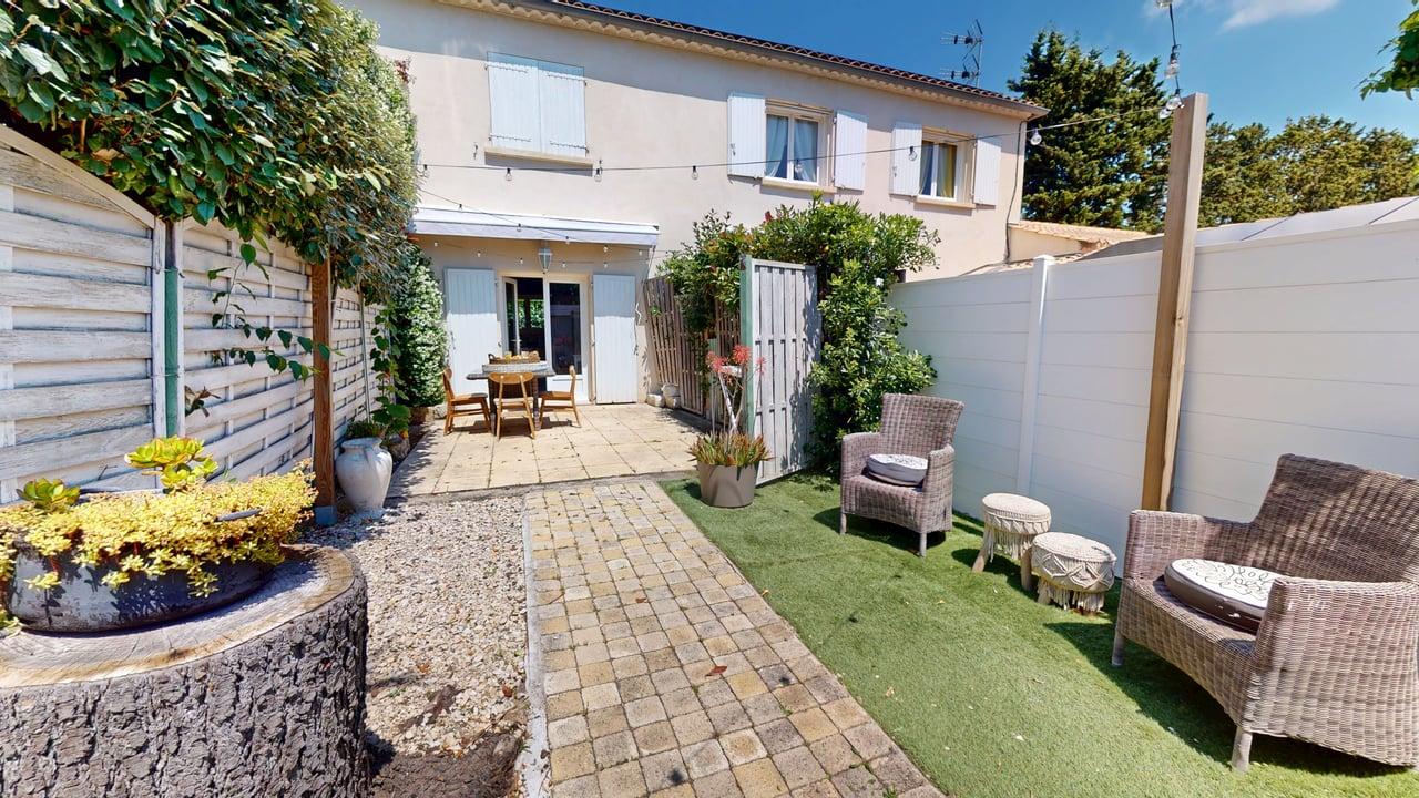 Mas-De-Paz-exterieur-gite-des-sables-2